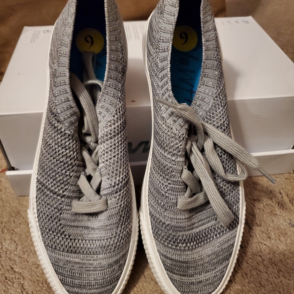Women sneakers